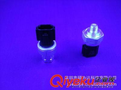 专业制造 马自达汽车空调压力传感器42CP8-13压力变送器